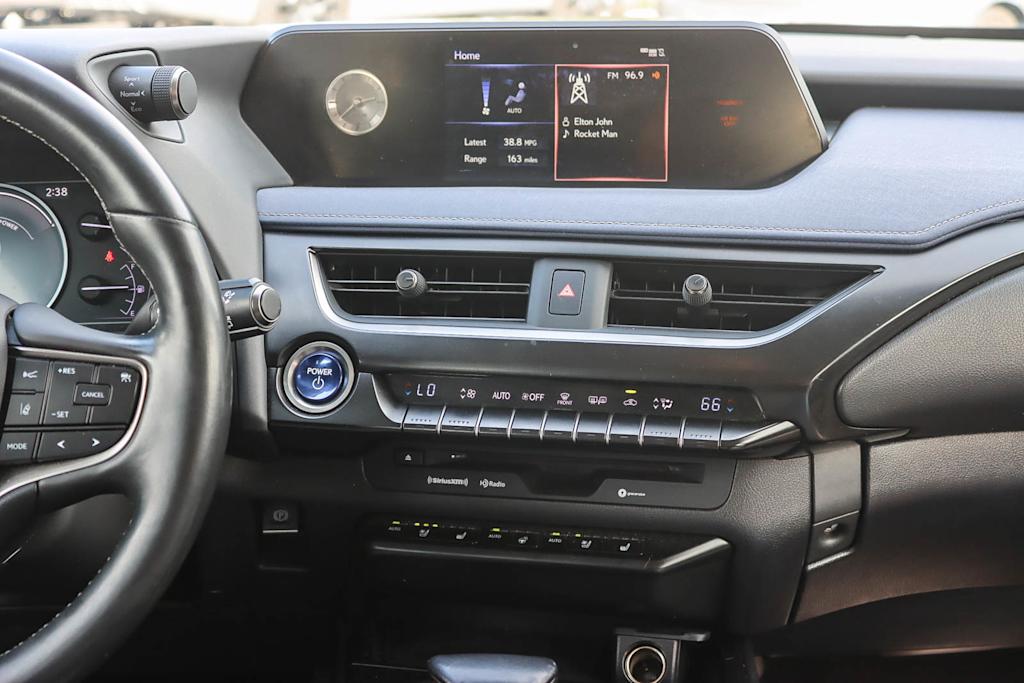 Thumbnail: 2019 Lexus UX - 12