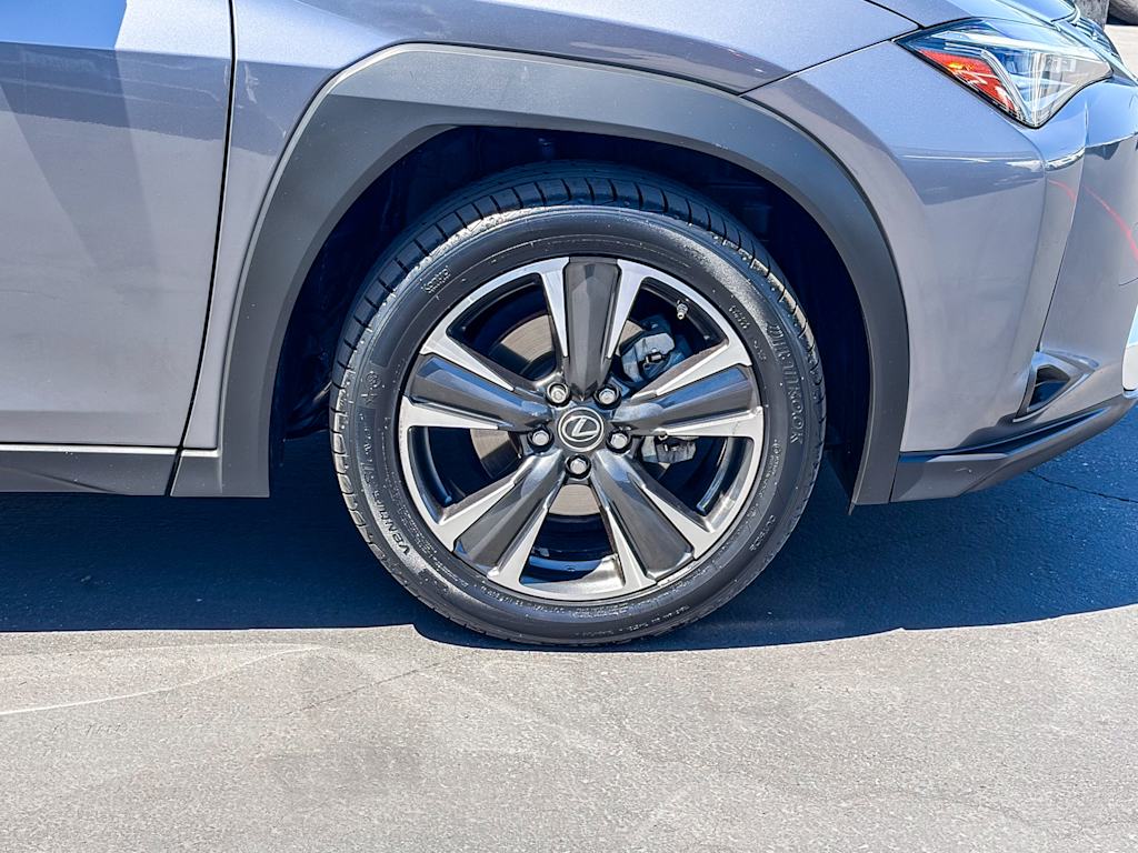 Thumbnail: 2019 Lexus UX - 6