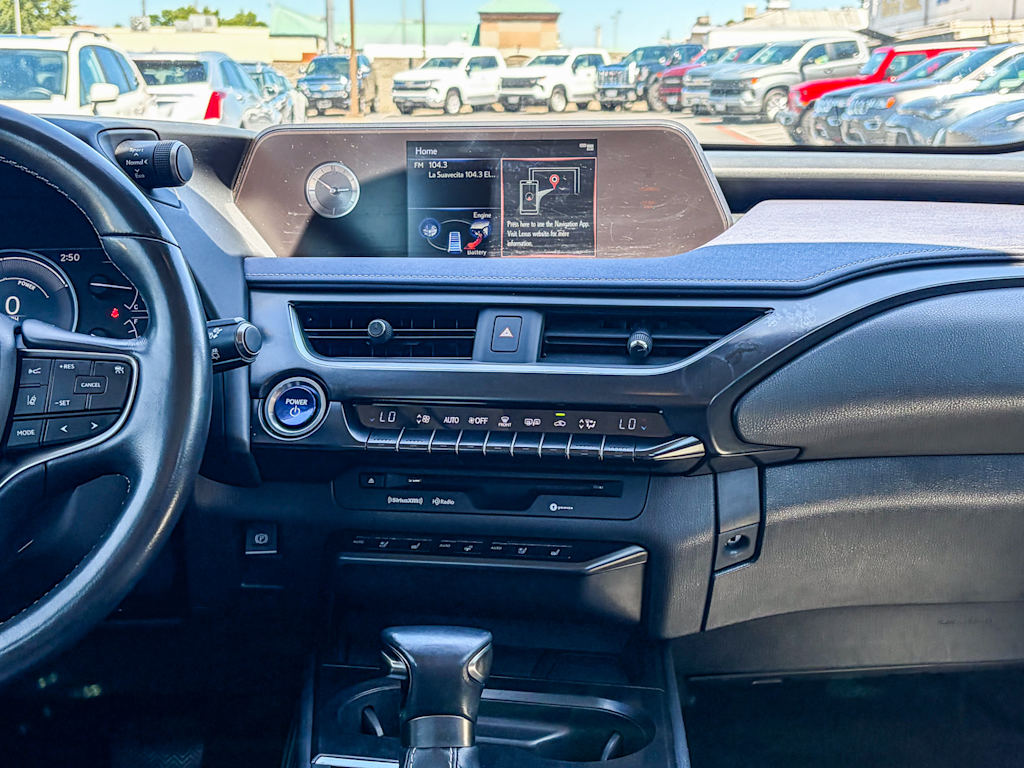 Thumbnail: 2019 Lexus UX - 13