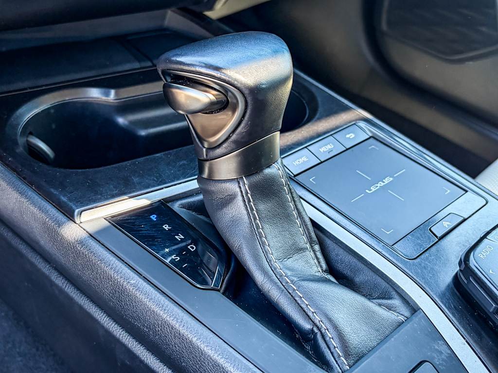 Thumbnail: 2019 Lexus UX - 14