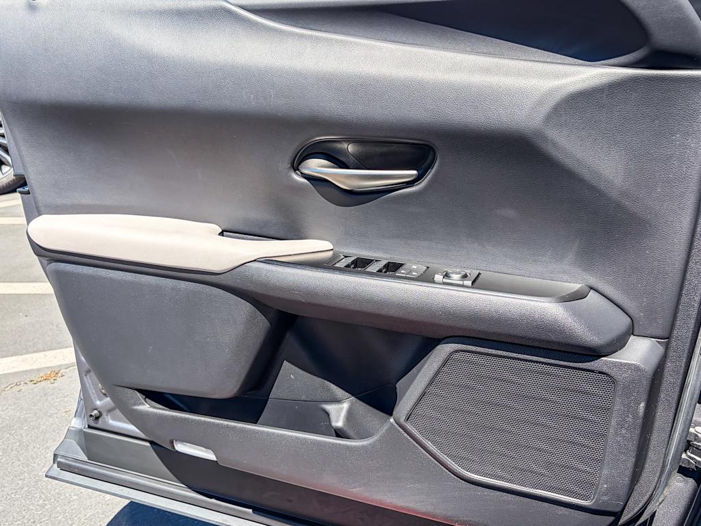 Thumbnail: 2019 Lexus UX - 25