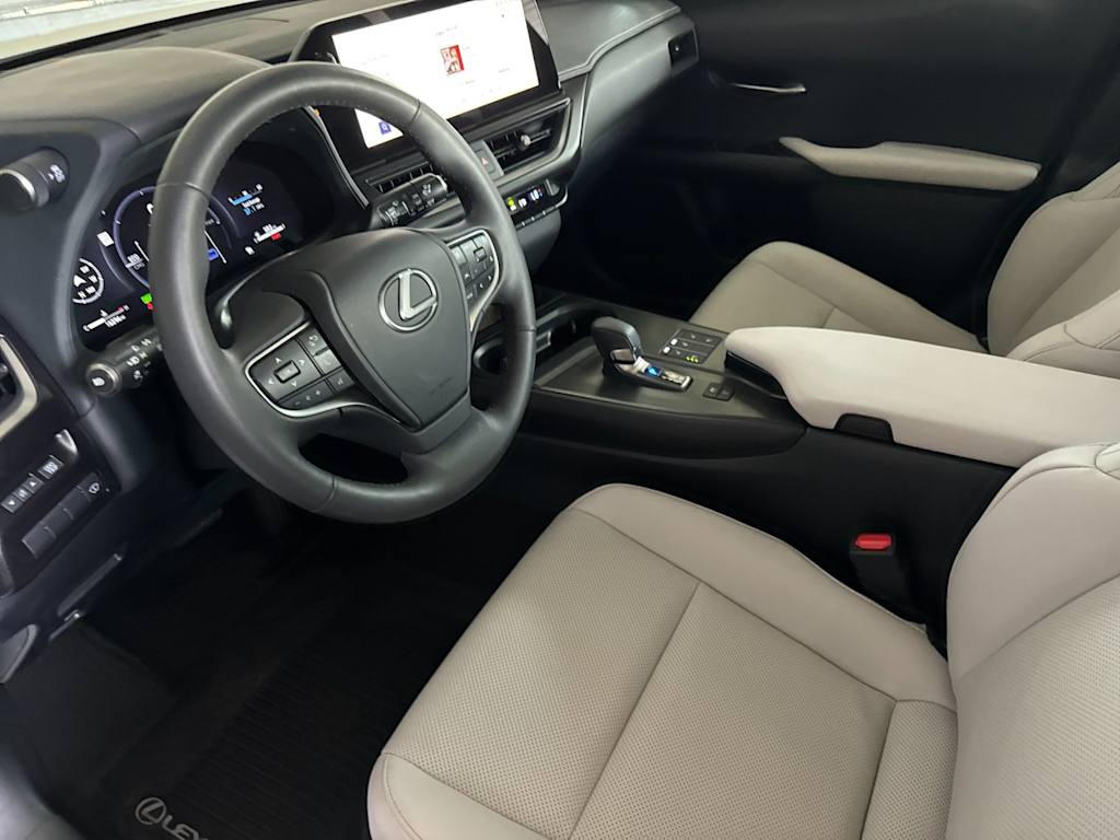 Thumbnail: 2025 Lexus UX - 9