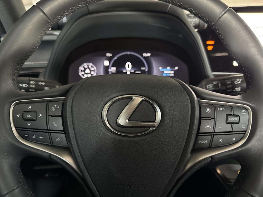 Thumbnail: 2025 Lexus UX - 28