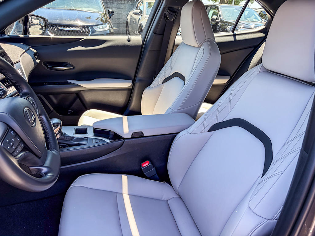 Thumbnail: 2024 Lexus UX - 11