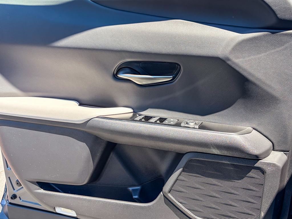 Thumbnail: 2024 Lexus UX - 23