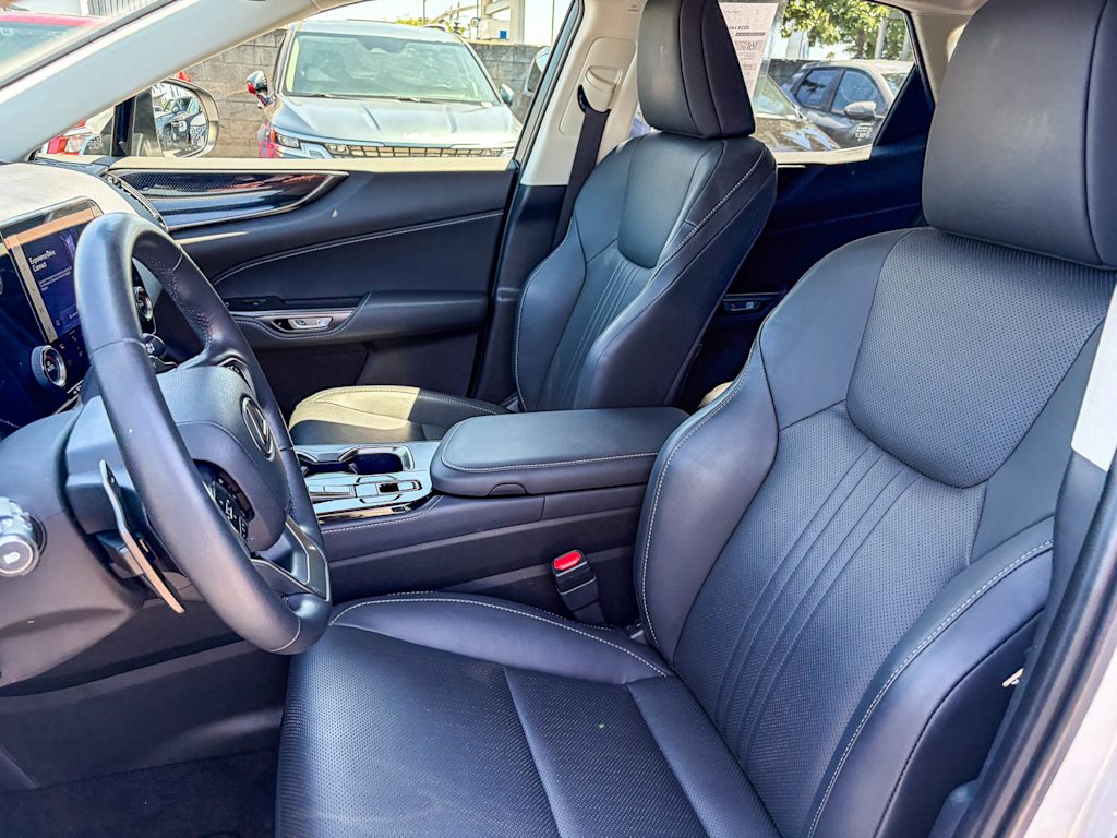 Thumbnail: 2024 Lexus ES - 10