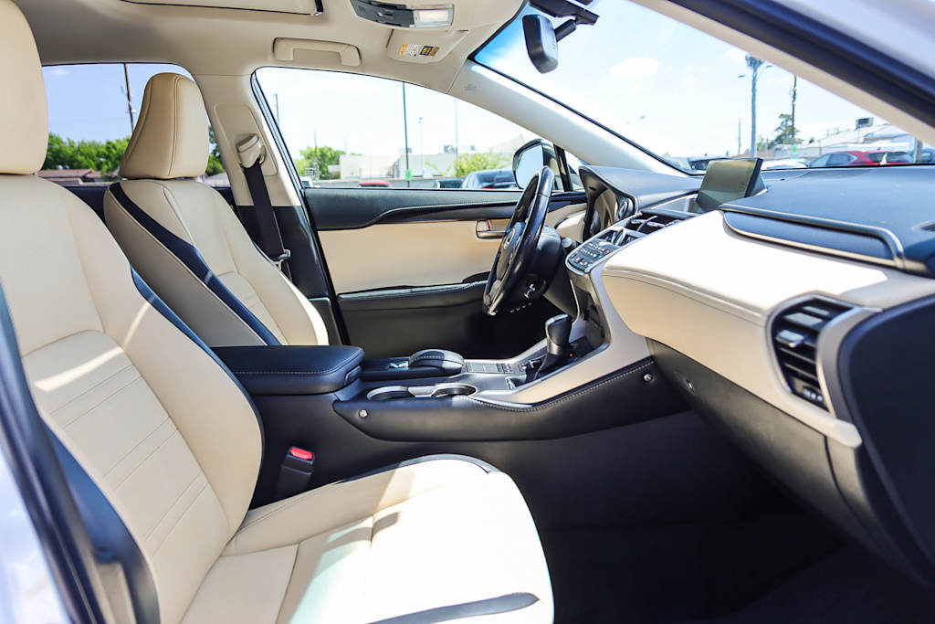 2016 Lexus NX Hybrid 300h 9