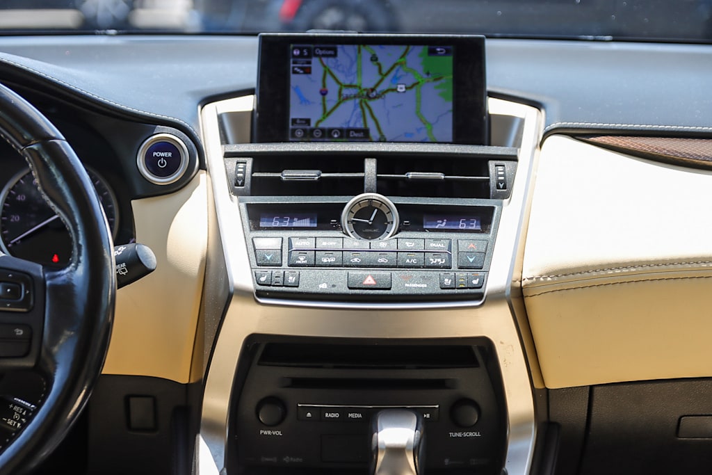 2016 Lexus NX Hybrid 300h 12