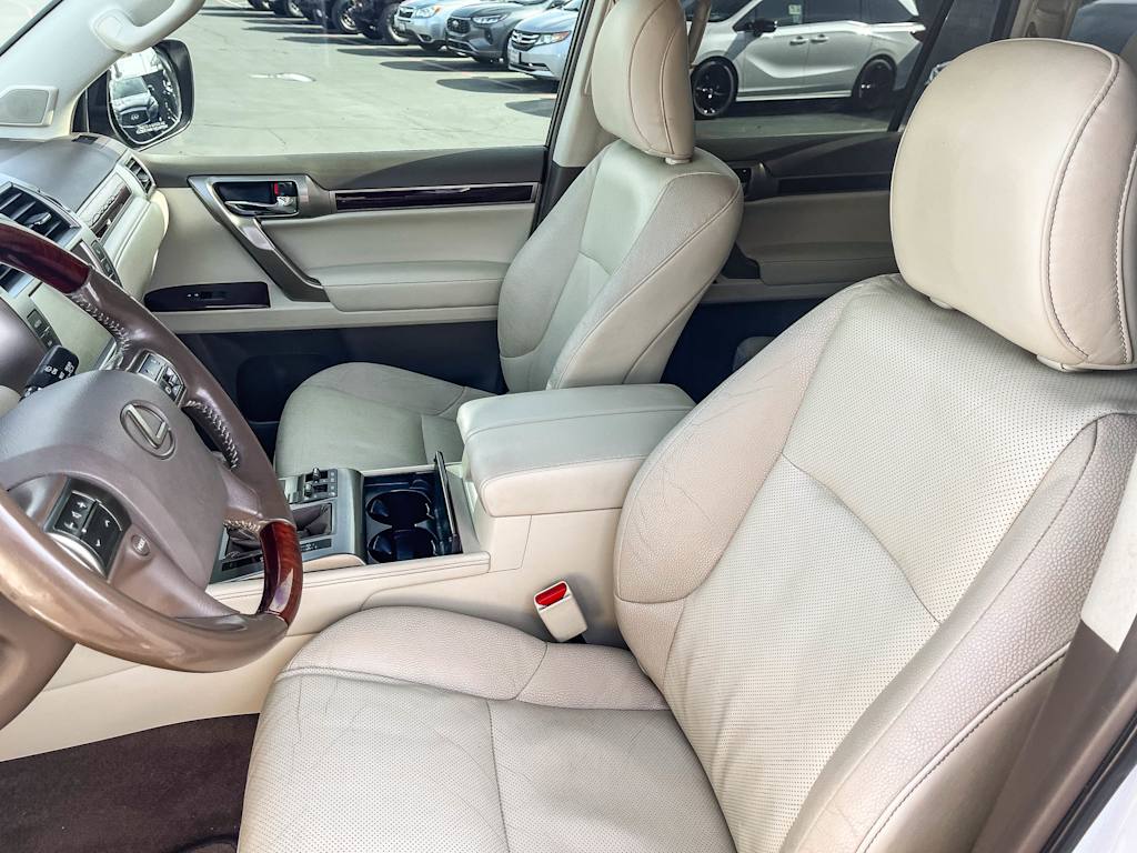 Thumbnail: 2016 Lexus GX - 10