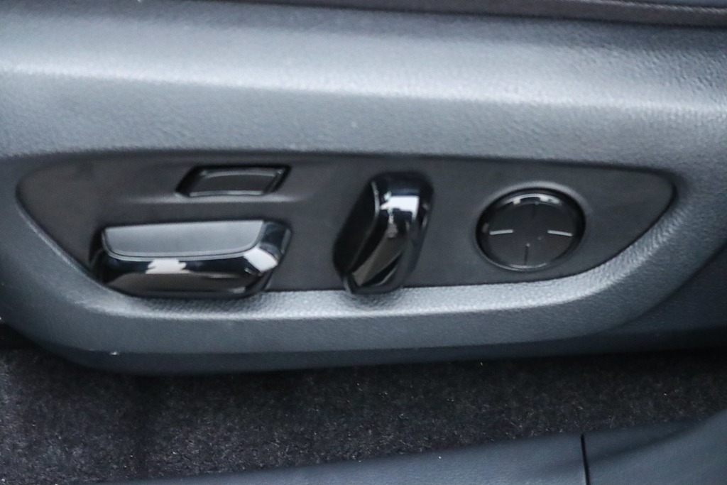 Thumbnail: 2025 Lexus RX - 23