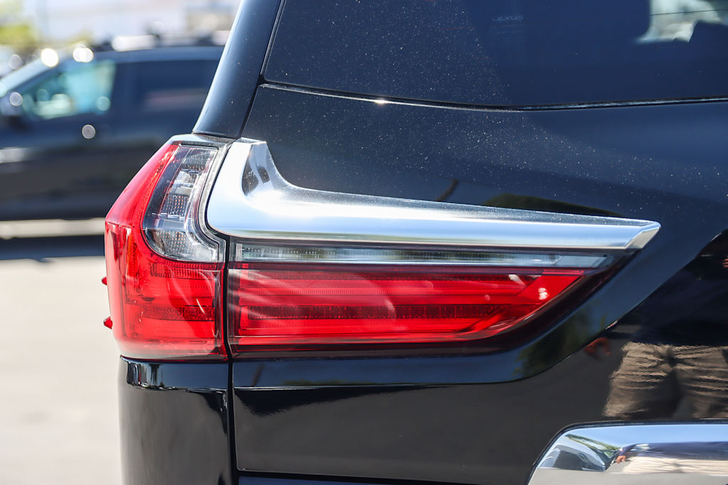Thumbnail: 2021 Lexus LX - 21