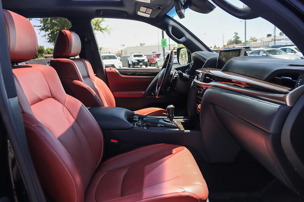 Thumbnail: 2021 Lexus LX - 9