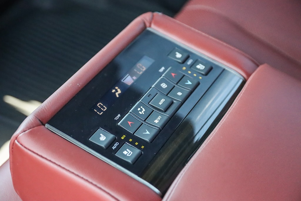 Thumbnail: 2021 Lexus LX - 16