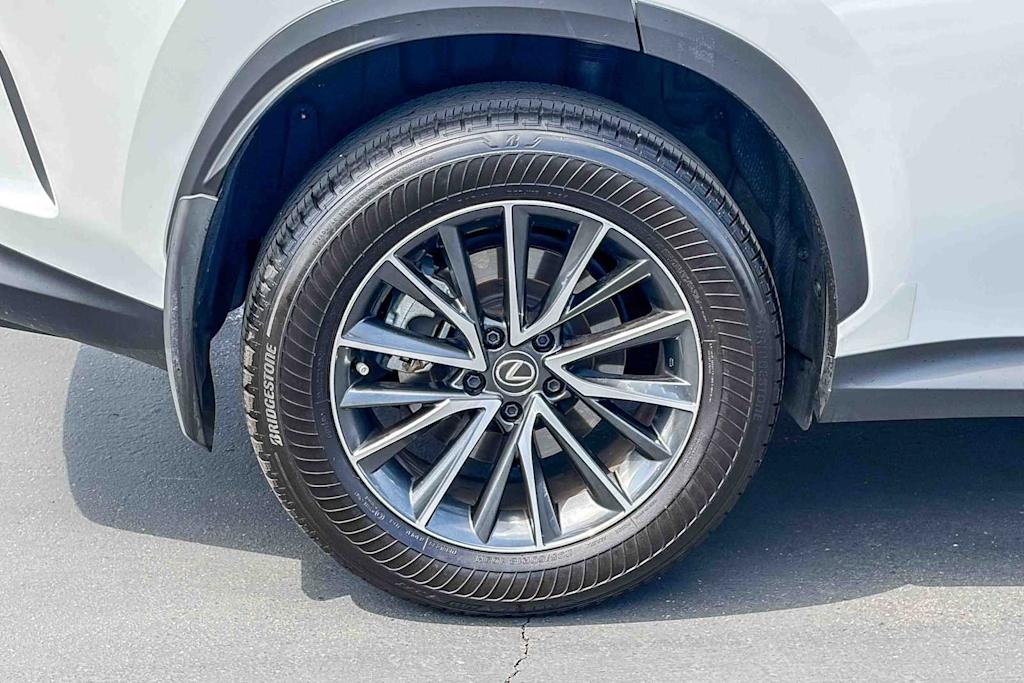 Thumbnail: 2025 Lexus ES - 18