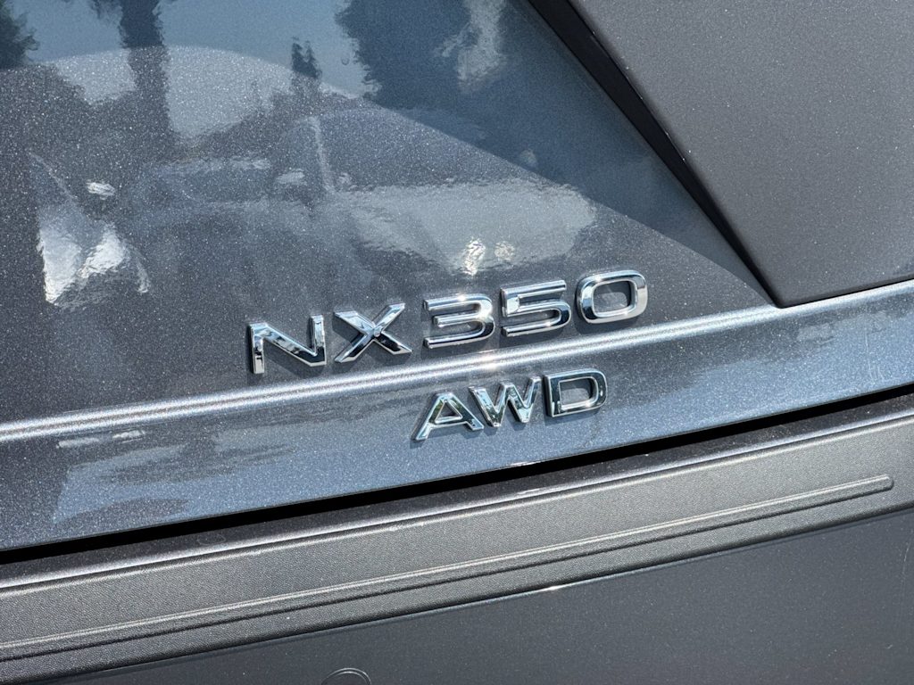 Thumbnail: 2025 Lexus ES - 7