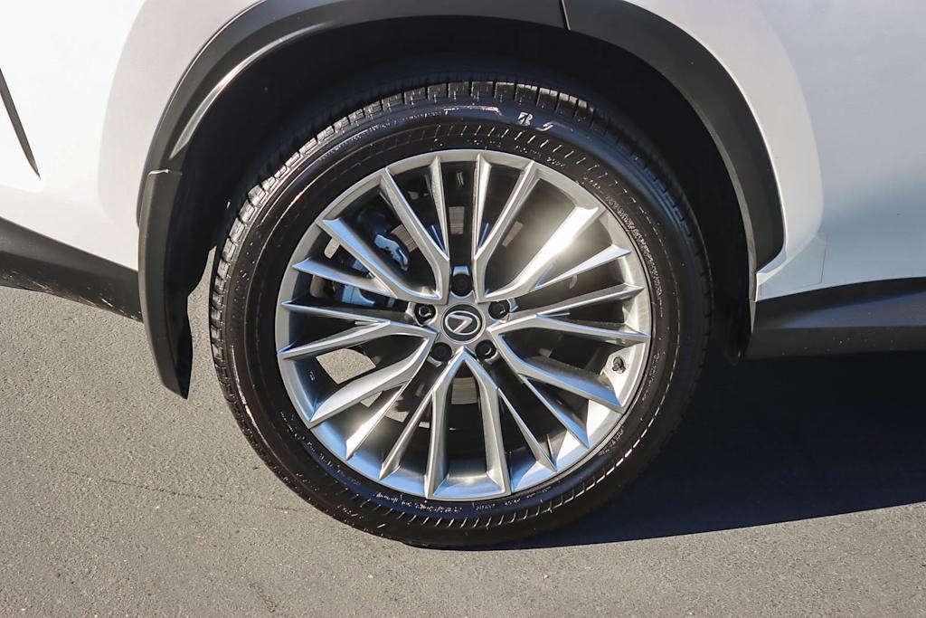 Thumbnail: 2025 Lexus ES - 21