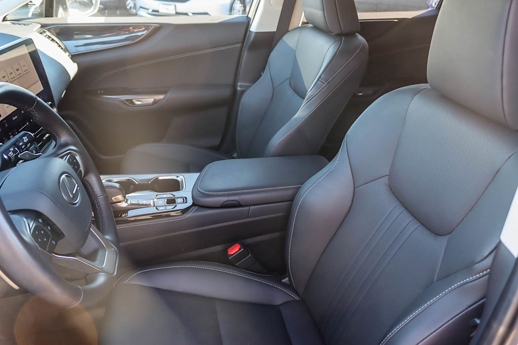 Thumbnail: 2025 Lexus ES - 11