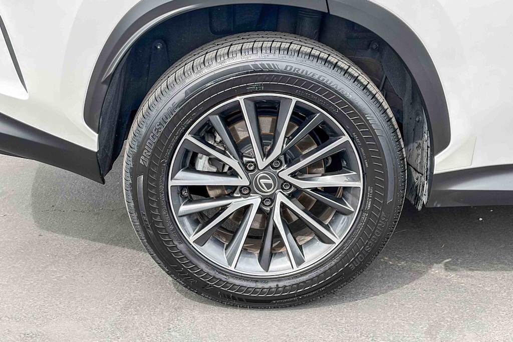 Thumbnail: 2024 Lexus ES - 21