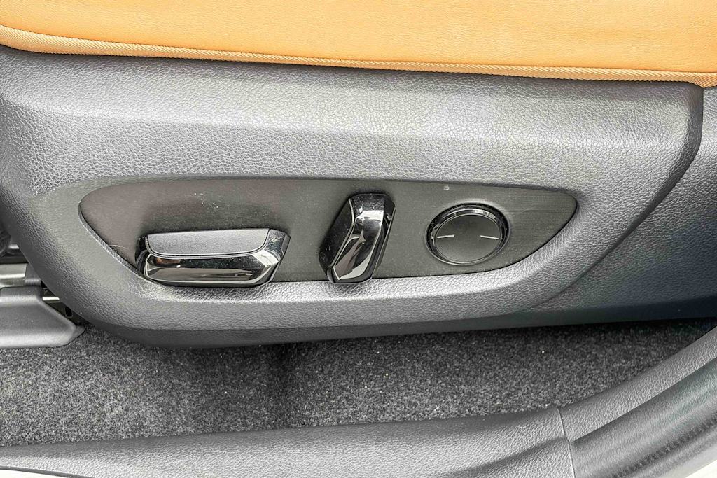 Thumbnail: 2024 Lexus ES - 25