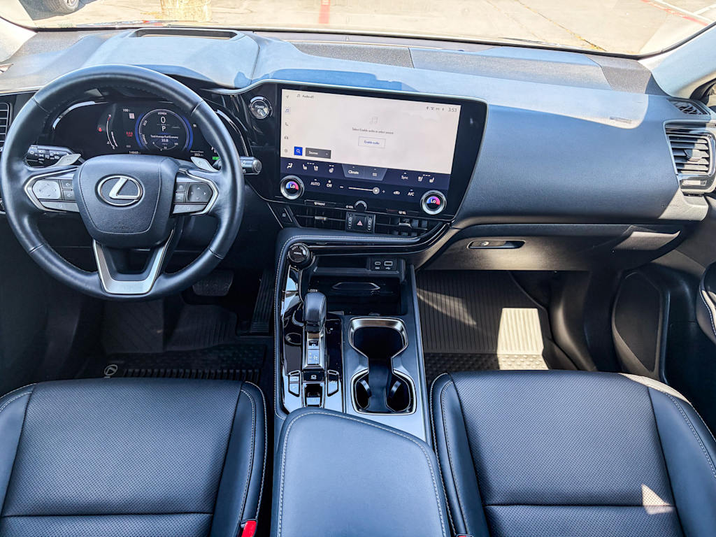 Thumbnail: 2025 Lexus ES - 2