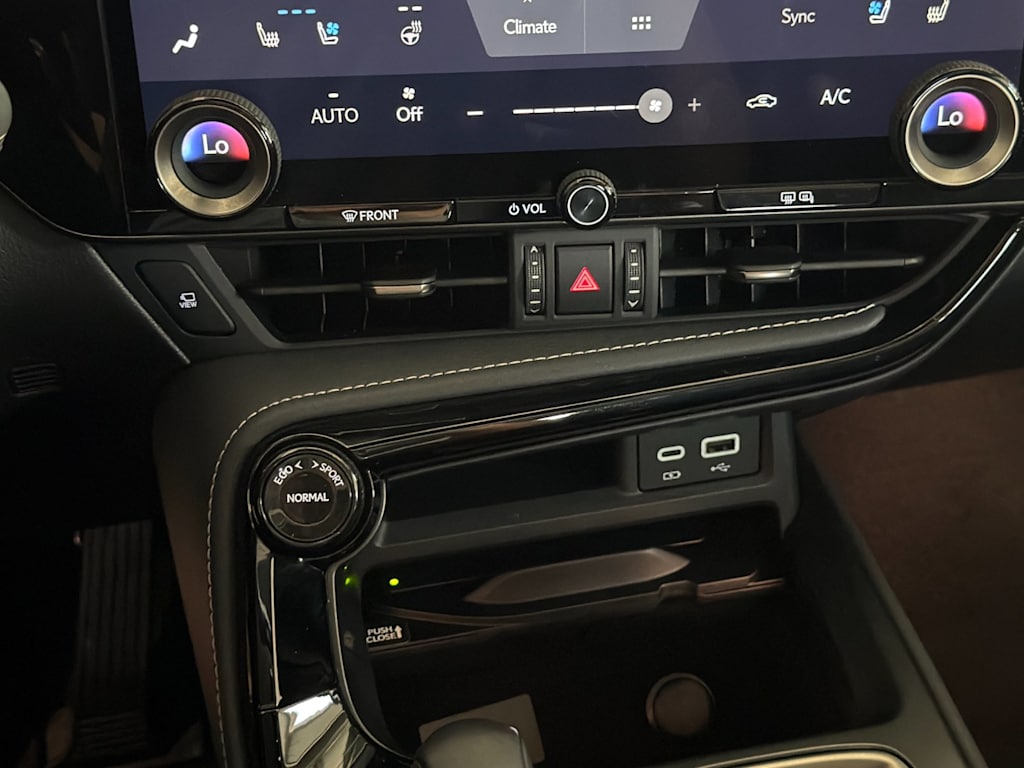 Thumbnail: 2025 Lexus ES - 25