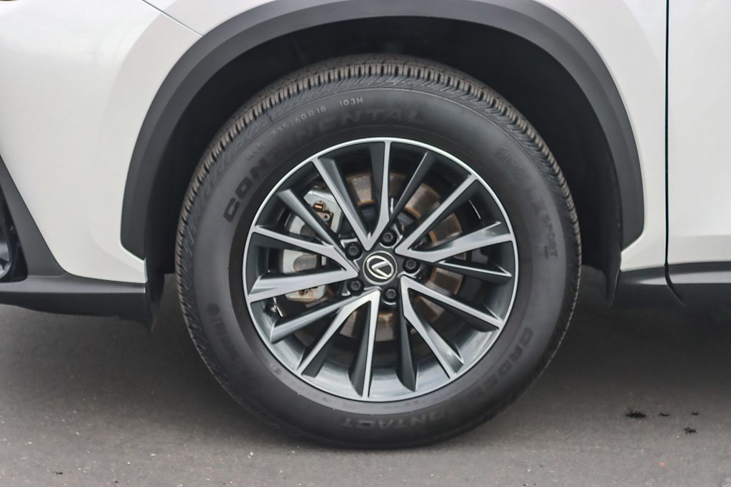 Thumbnail: 2024 Lexus ES - 7