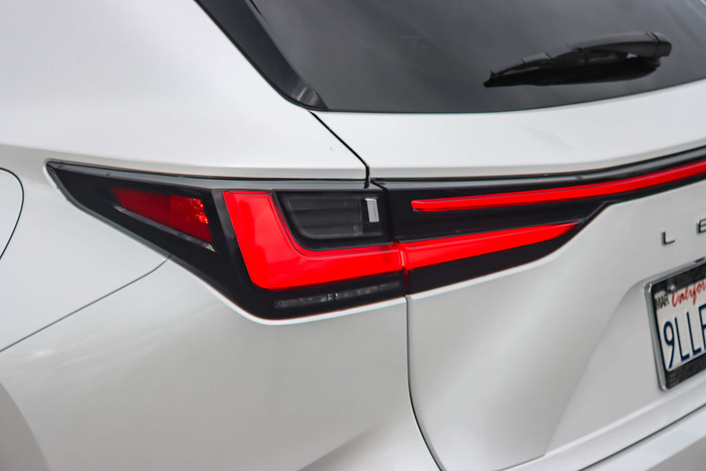 Thumbnail: 2024 Lexus ES - 20