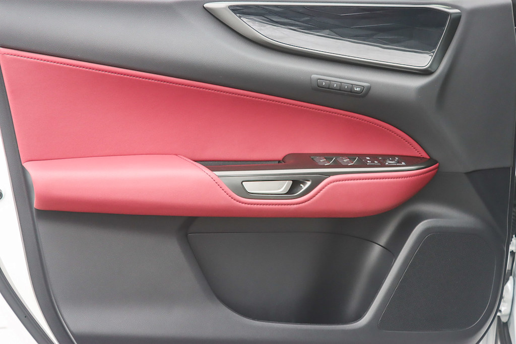 Thumbnail: 2024 Lexus ES - 24