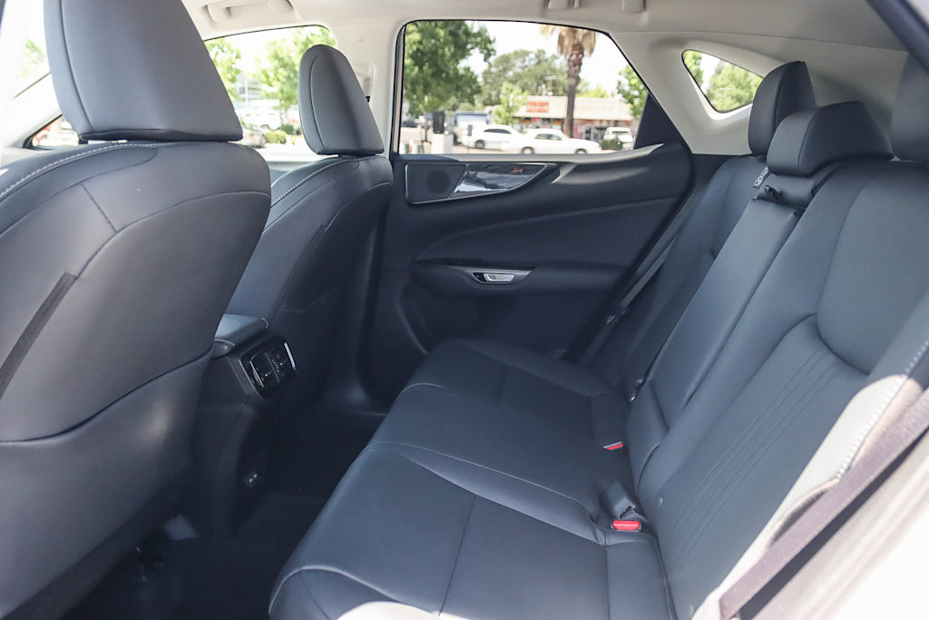 2024 Lexus ES 350 11