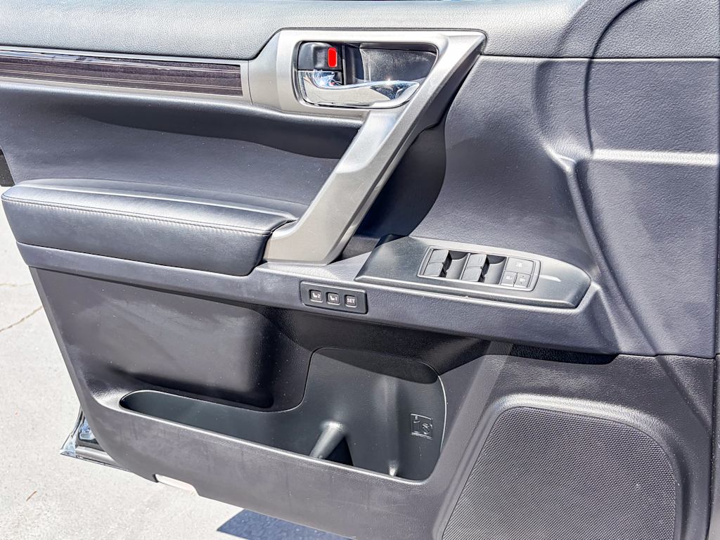 Thumbnail: 2023 Lexus GX - 24