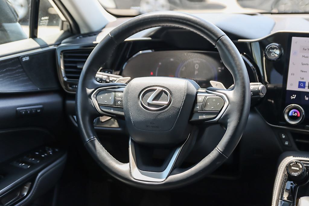 Thumbnail: 2024 Lexus ES - 8