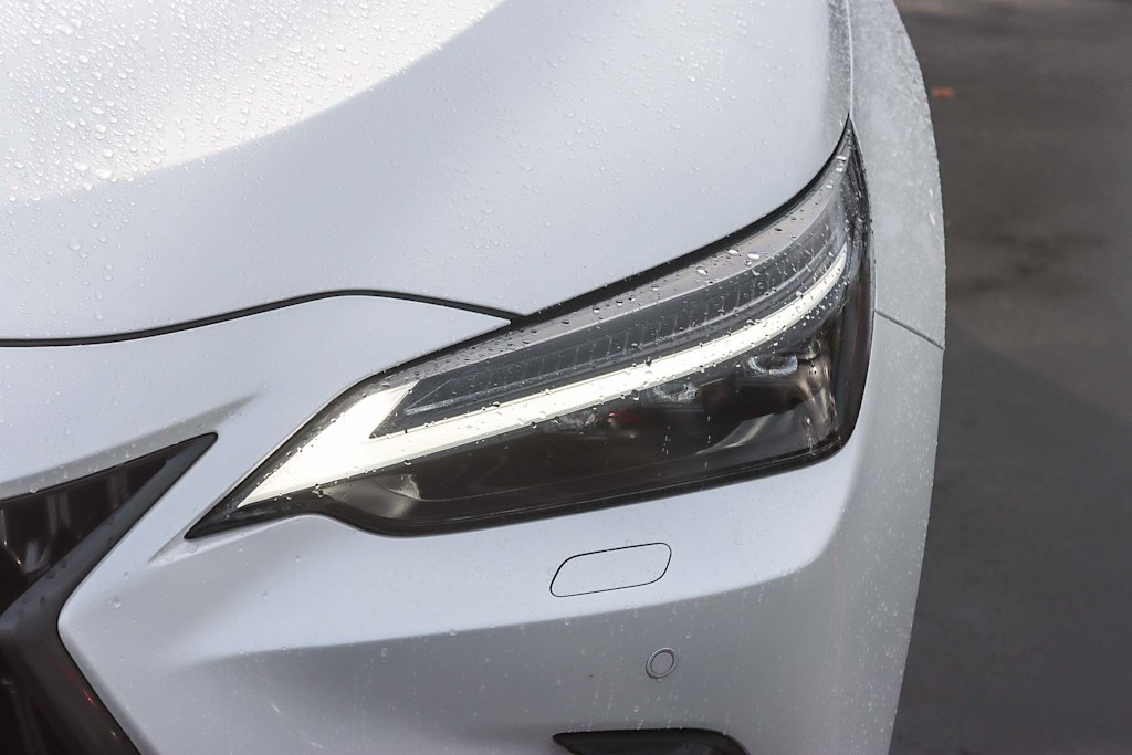 Thumbnail: 2024 Lexus ES - 17