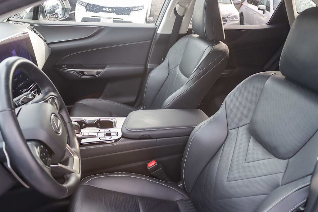 Thumbnail: 2024 Lexus ES - 8