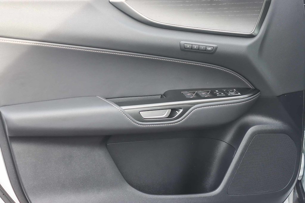 Thumbnail: 2024 Lexus ES - 22