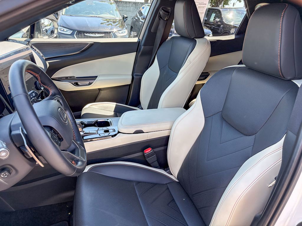 Thumbnail: 2024 Lexus ES - 8