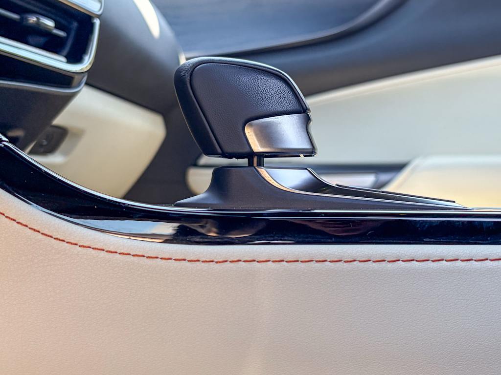 Thumbnail: 2024 Lexus ES - 20