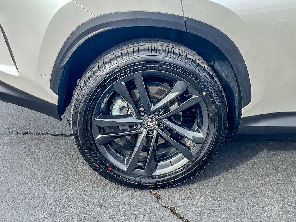 Thumbnail: 2025 Lexus ES - 21