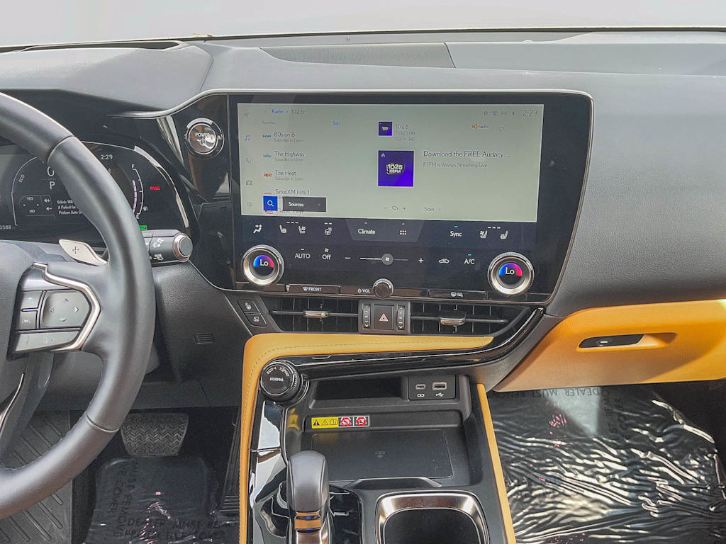 Thumbnail: 2025 Lexus ES - 13