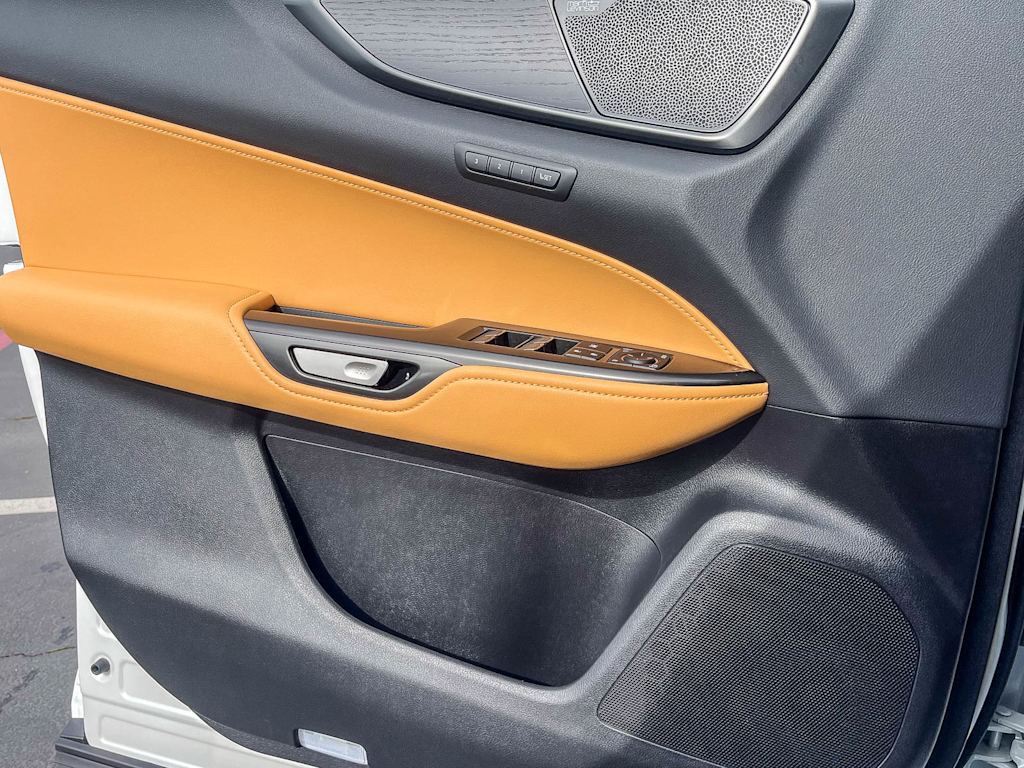 Thumbnail: 2025 Lexus ES - 23