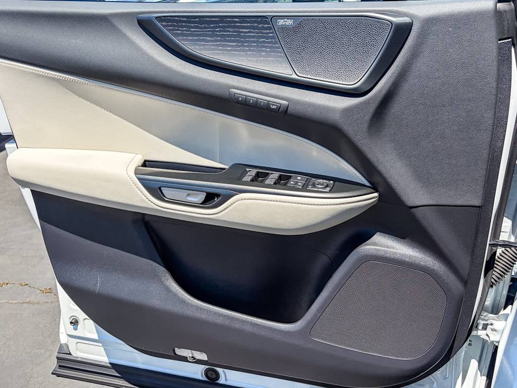 Thumbnail: 2025 Lexus ES - 21