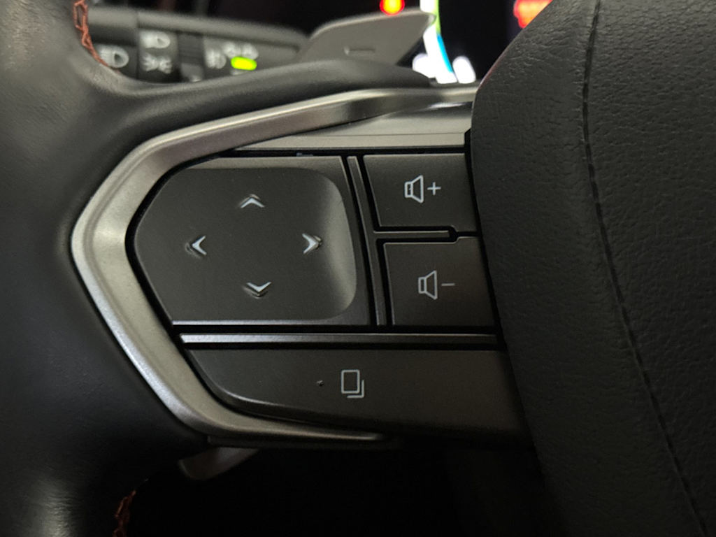 Thumbnail: 2024 Lexus ES - 31