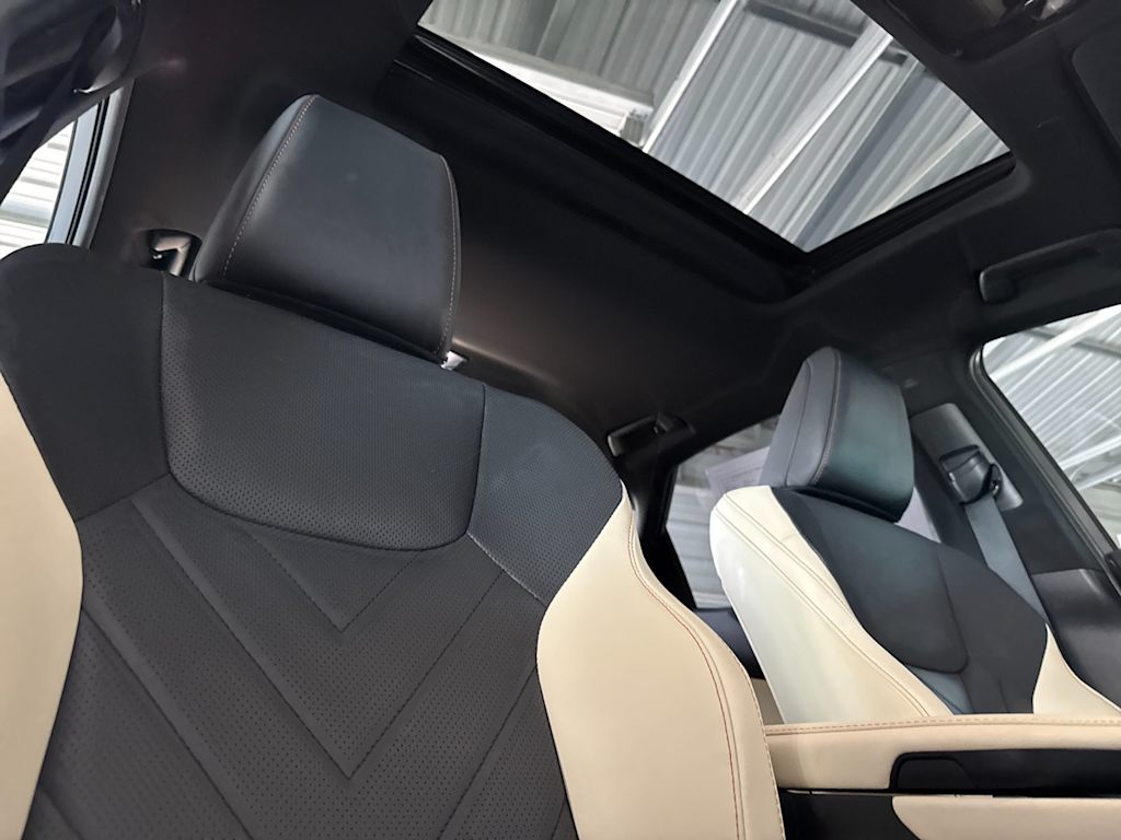 Thumbnail: 2024 Lexus ES - 24