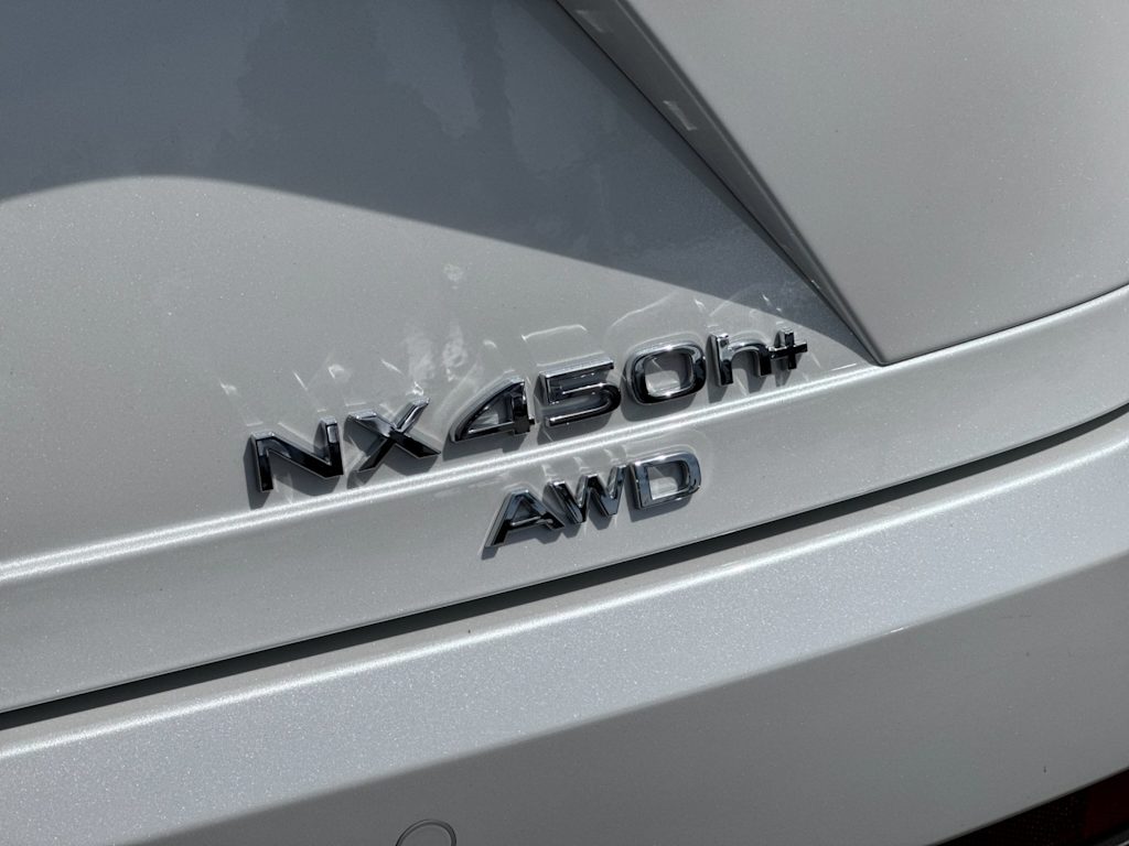 Thumbnail: 2024 Lexus ES - 7