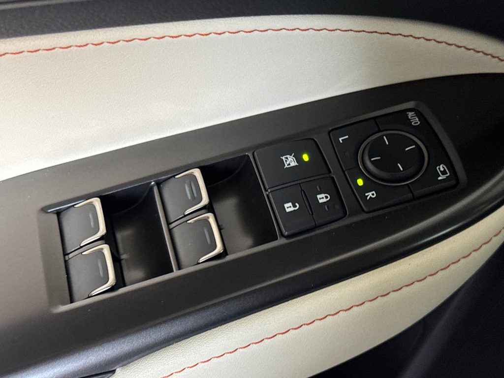 Thumbnail: 2024 Lexus ES - 22