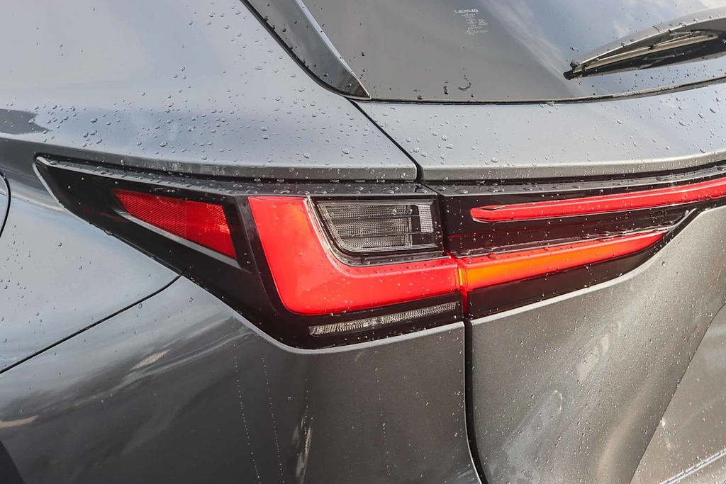 Thumbnail: 2025 Lexus ES - 18