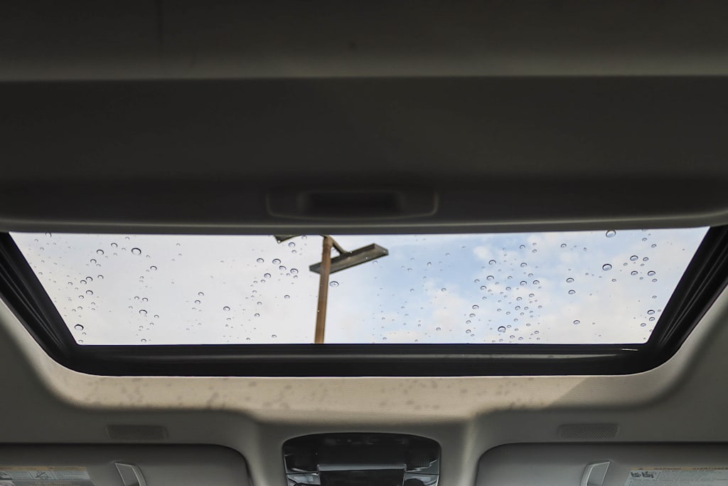 Thumbnail: 2025 Lexus ES - 21