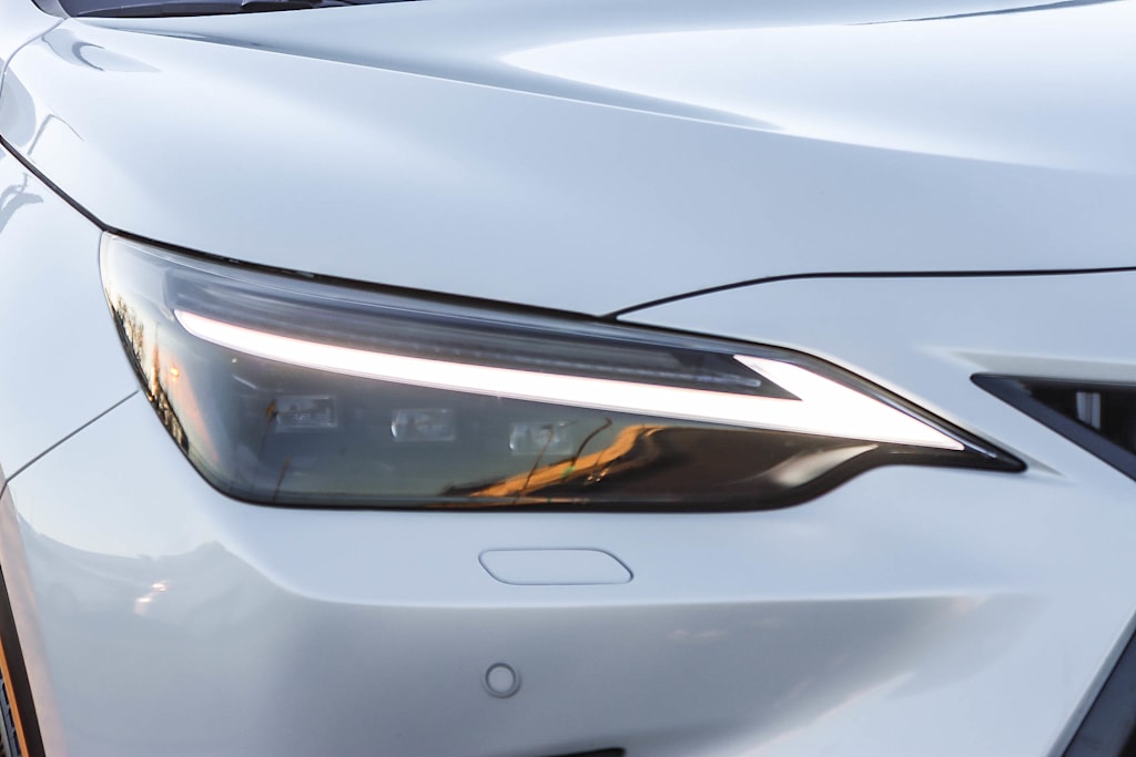 Thumbnail: 2025 Lexus ES - 20