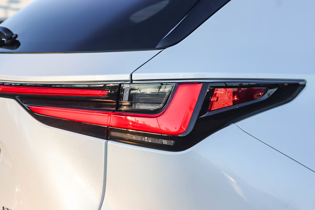 Thumbnail: 2025 Lexus ES - 6