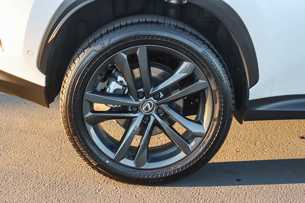 Thumbnail: 2025 Lexus ES - 21