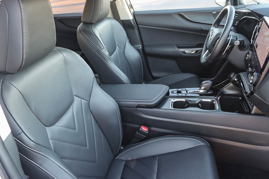 Thumbnail: 2025 Lexus ES - 10